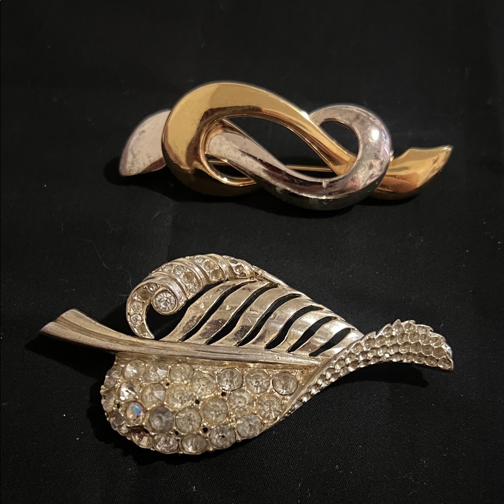 Vintage Elegant Gold and Silver Leaf Brooch Set